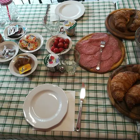 B&B L'Isoletta فندق مبيت وإفطار *